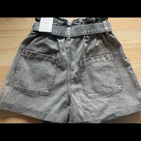ZARA Denim Shorts - Picture 2 of 4